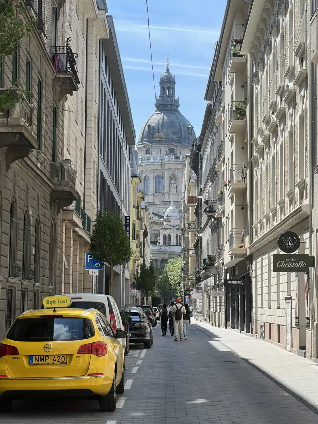 A Solo Day in Budapest – Baths, Bridges & Beautiful Surprises