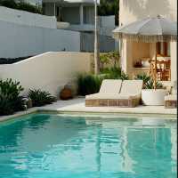 A Coastal Sanctuary of Sophisticated Tranquility