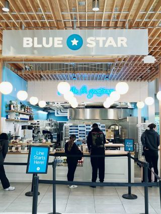 ร้านโดนัทอันเป็นสัญลักษณ์ของเมืองพอร์ตแลนด์ Blue Star Donuts - สนามบิน PDX