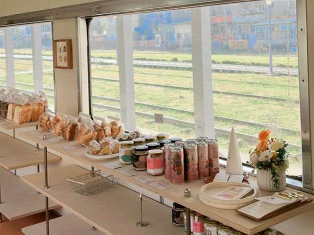 高雄｜厚里 Horli Baking·手撕包專賣店 (火車內)
