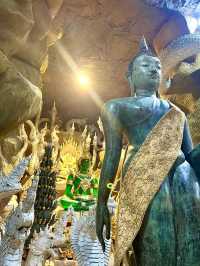 神話の龍「パヤナーク」に出会える寺院🐉✨—ワット・マニウォンで神秘の旅を。