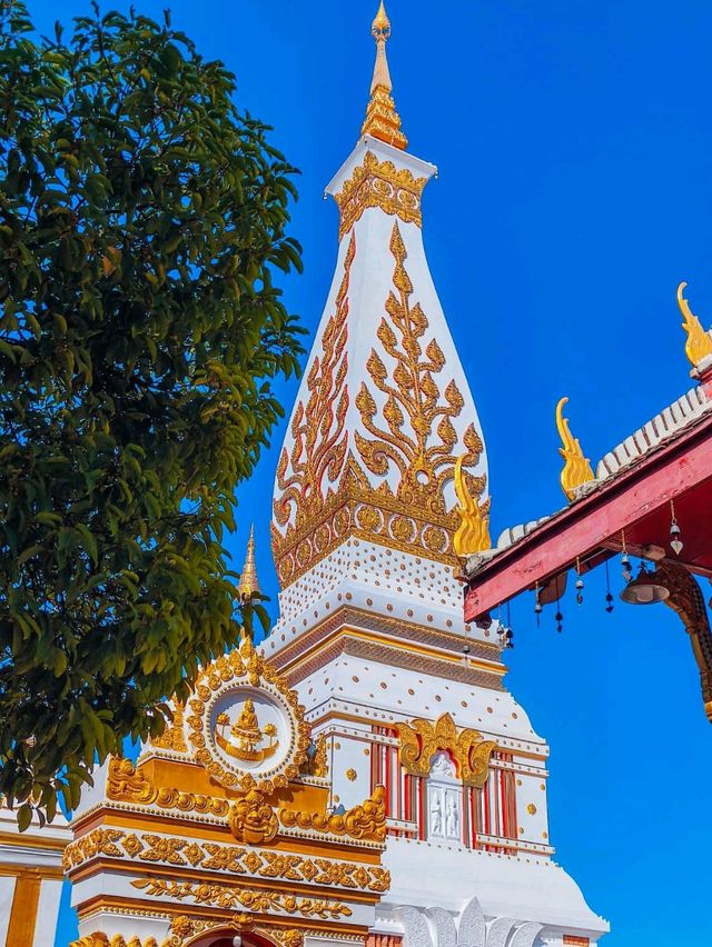 พระธาตุพนม – สถานที่ศักดิ์สิทธิ์คู่แผ่นดินอีสาน