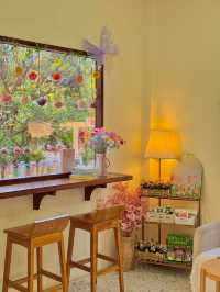 คาเฟ่ดอกไม้และร้านอาหารฟีลครอบครัวในสวน 🌸🌷