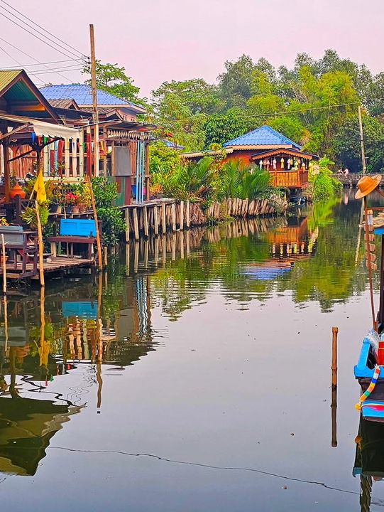 週末はローカル気分で♪ バンナムプン水上マーケットでタイの素顔を発見！🛶🌿🍢 #タイ旅行 #バンコク近郊 #ローカ