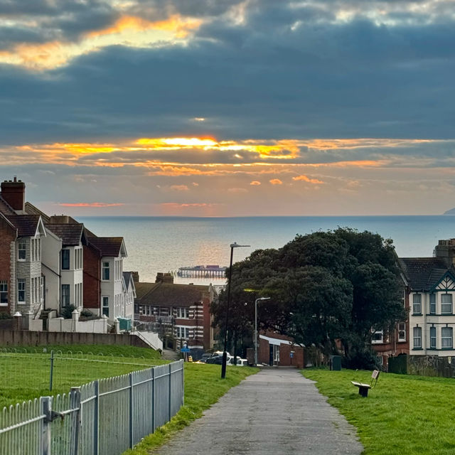 Hastings: A Serene Spontaneous Trip! 🌅🏰