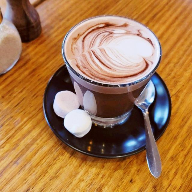 Bottomless cafe