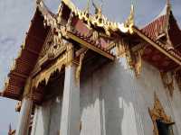 วัดตรีทศเทพวรวิหาร วัดสงบกลางเมือง