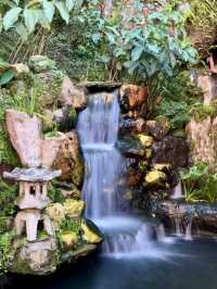 From Temple Tranquility to Mountain Glitz — Genting’s Hidden Contrast