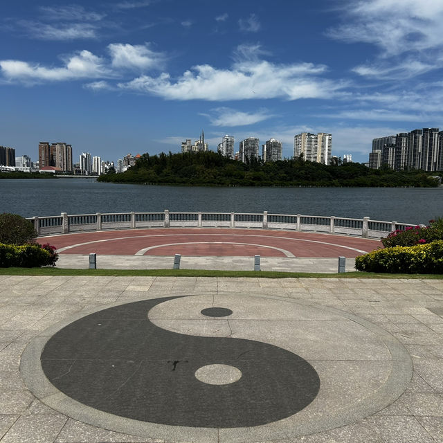 Bailuzhou East Park: Xiamen’s Chill Zone (With 100% Less Tourists)"** 🌿🦢  
