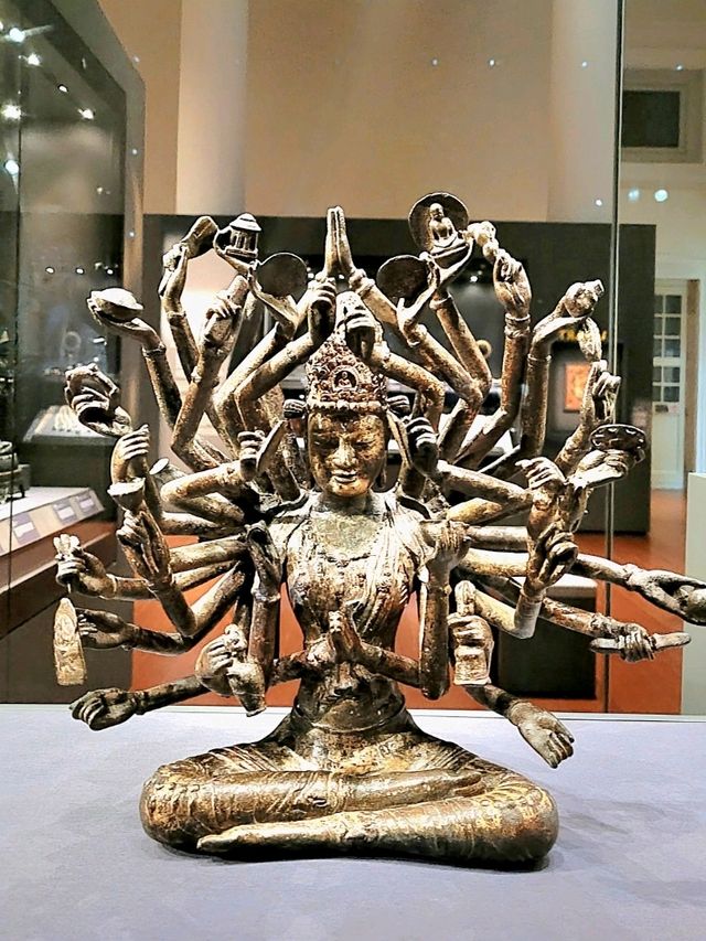Enlightened : The Kwan Im Thong Hood Cho Temple Gallery