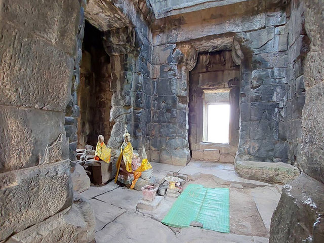 Ta Keo is a classic example of Khmer architecture from the late 10th century