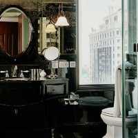 Vintage Glamour and Urban Edge