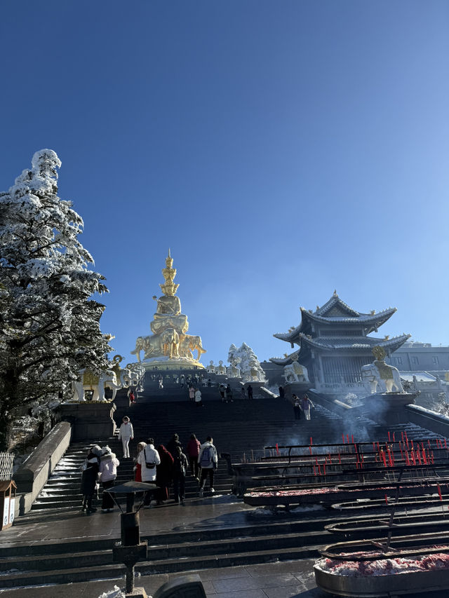 Stairway to Clouds: My Pilgrimage to Mount Emei