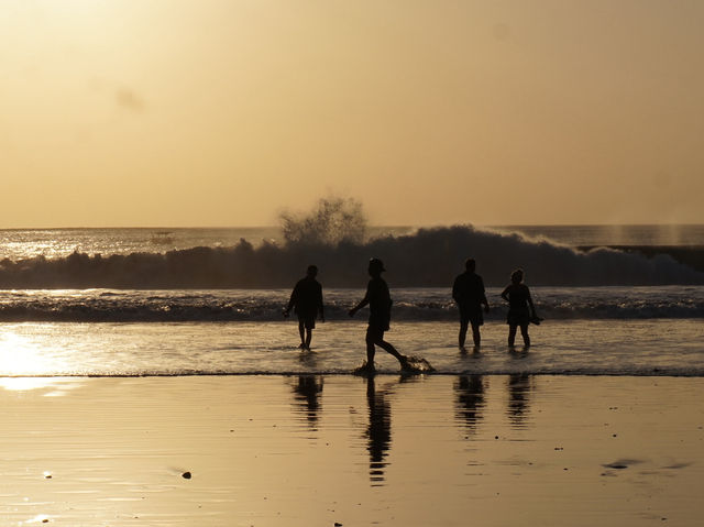 Sunset Whispers at Kuta Beach – Where Hearts Slow Down Together 