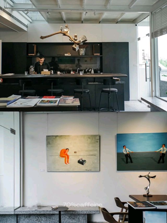 Abstrct Lounge