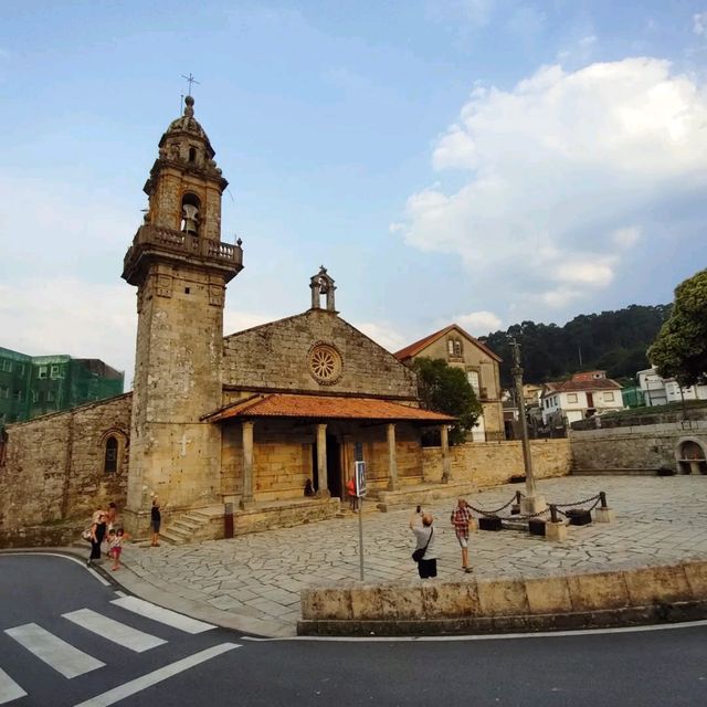Seaside Strolling and Stone Streets in Muros