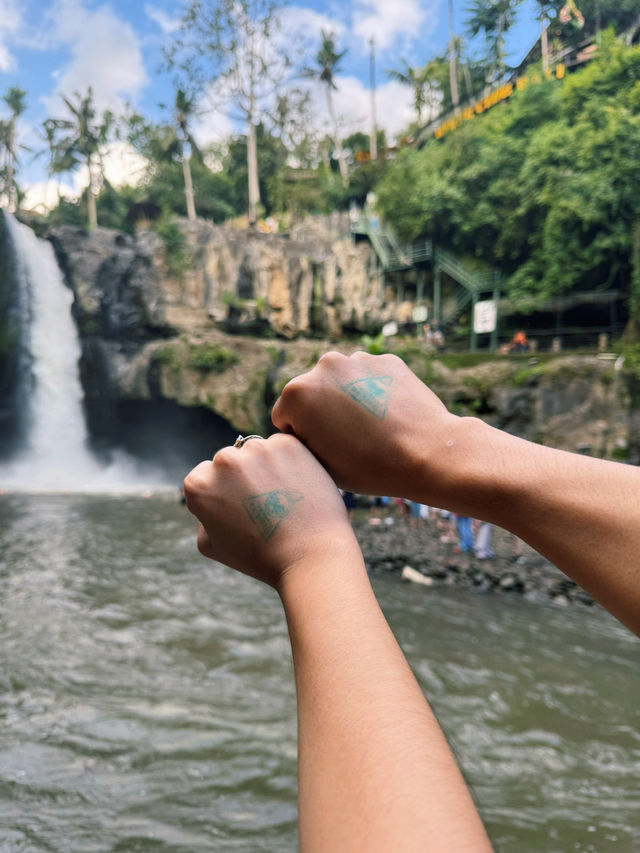 A Refreshing Escape to Tegenungan Waterfall