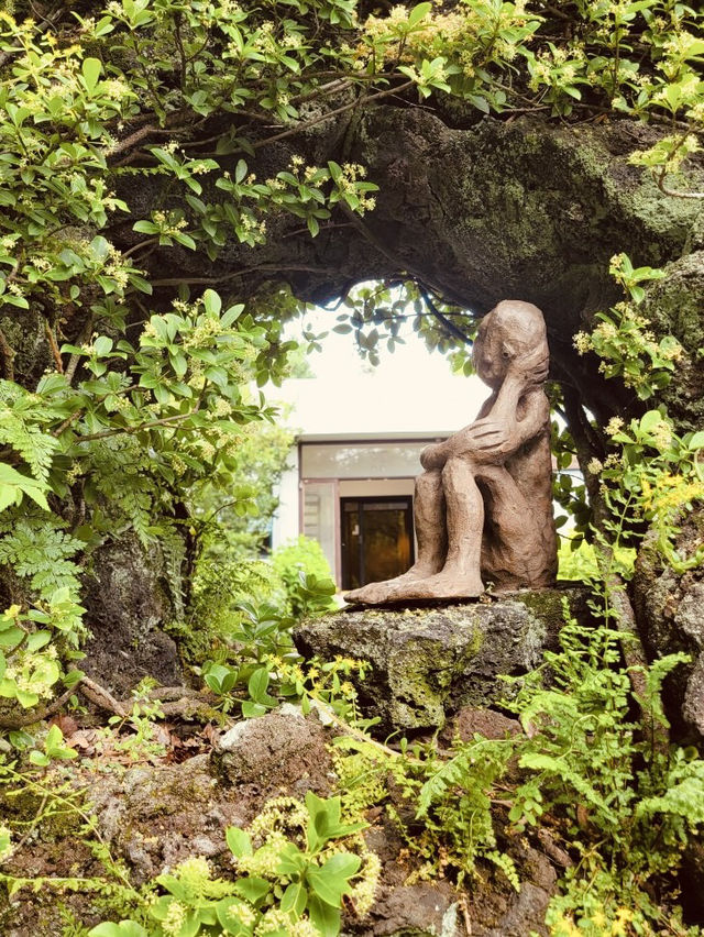 A Serene Oasis of Art and Natural Beauty