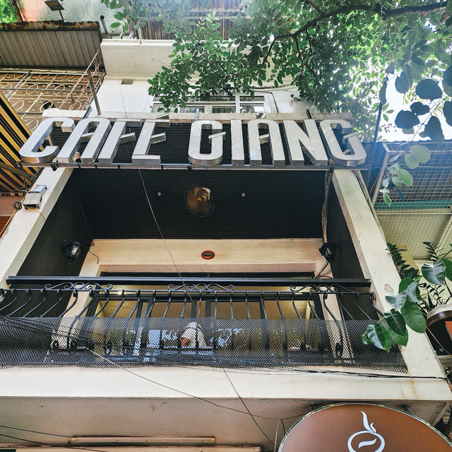 คาเฟ่กาแฟไข่ร้อน สูตรต้นตำรับแท้ Cafe Giang