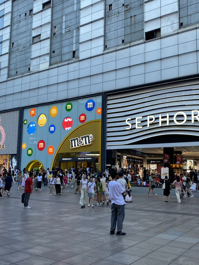 上海旗艦店集中地-南京路步行街，超好逛👍👍