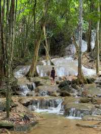 น้ำตกลับที่เขาว่ากัน มันสวยจับใจ น้ำตกผาตาก