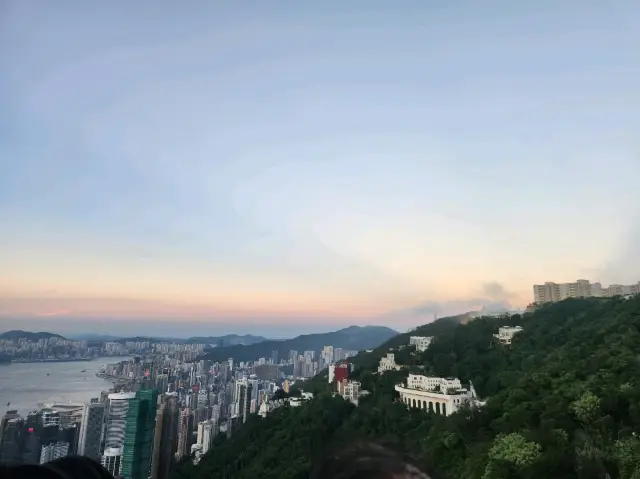 《매력적인 홍콩 · 도시의 빛과 그림자, 그리고 문화와 미식의 특별한 만남》