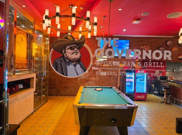 THE GOVERNOR'S 🍺🍻 BAR AND RESTAURANT