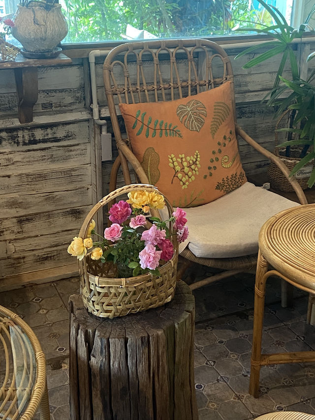 เช้าวันสดใส ที่ “ชบา ชไบ” คาเฟ่ คลอง 3