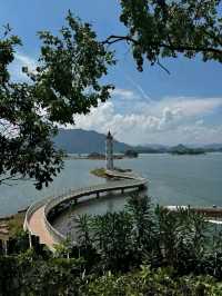 A Thousand Islands, One Lake, Endless Wonders