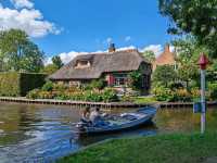 Giethoorn: A Unique Boating Experience