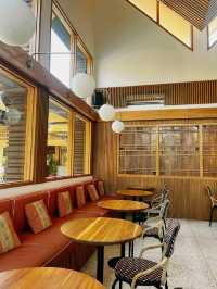 a refreshing escape that feels both cosmopolitan and deeply rooted in Bali’s creative energy.