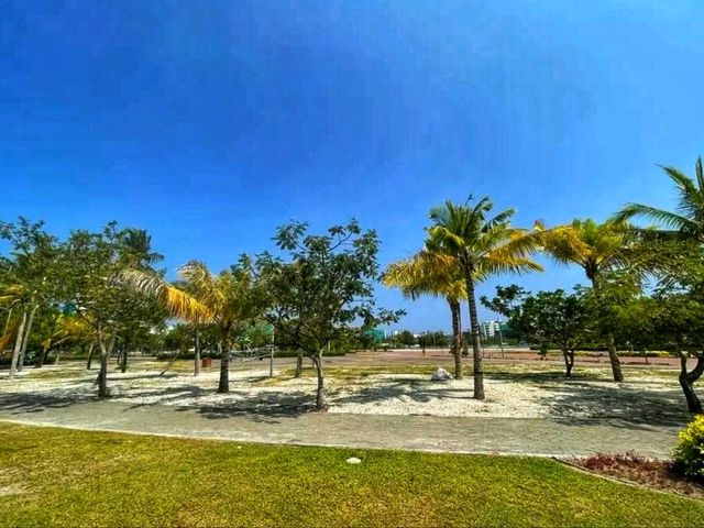 🌴Urban Serenity by the Sea – Explore Hulhumalé Central Park, Maldives
