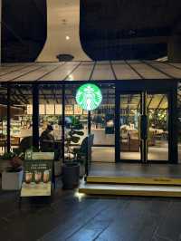 “Starbuck At Emquartier🍵” 