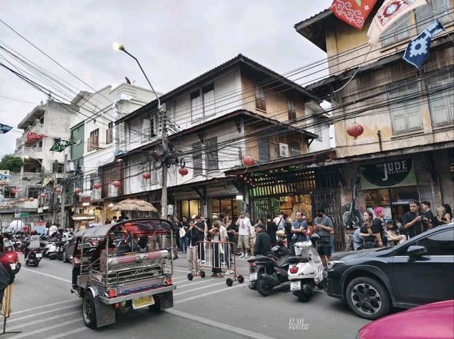 ถนนทรงวาด เสน่ห์เหนือกาลเวลา จากอดีตสู่ปัจจุบัน