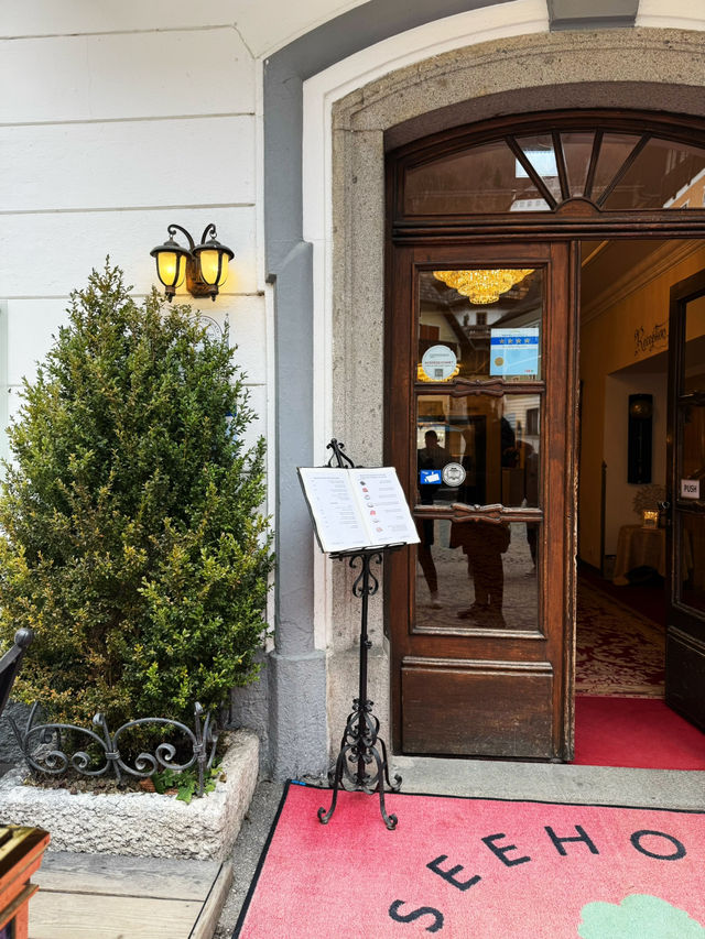 Lakeside Dining🍽️  