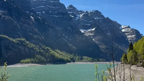  Lake Klöntal: A Natural Paradise in Glarus  — traveler post in Glarus