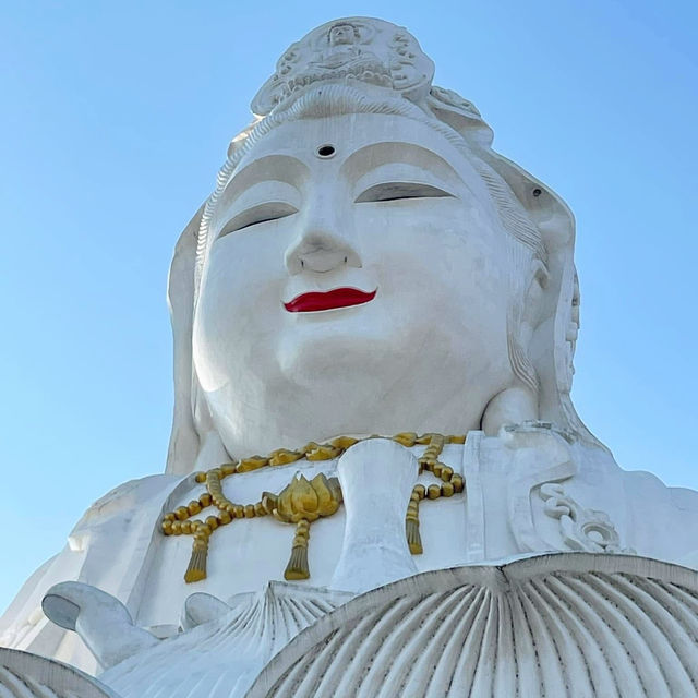 Wat Huay Pla Kang: A Soothing Journey of Spiritual Wonder 🇹🇭