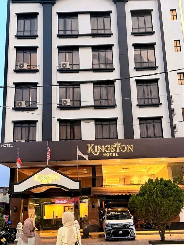 “Comfort & Convenience: Spacious Stay by Jonker”