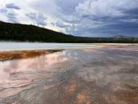 壯麗色環下的奇蹟：Grand Prismatic Spring 親眼所見的震撼