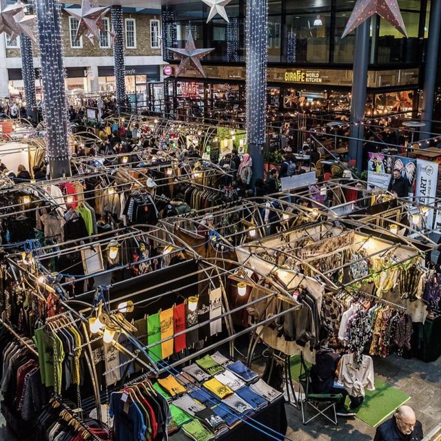 Spitalfields market - energetic atmosphere 