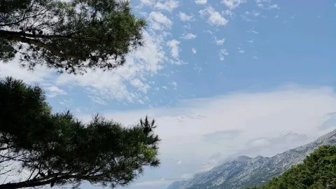 Chuyến du lịch biển Croatia — traveler post in Brela