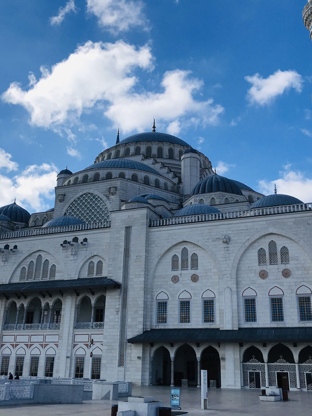 Grand Çamlıca Mosque