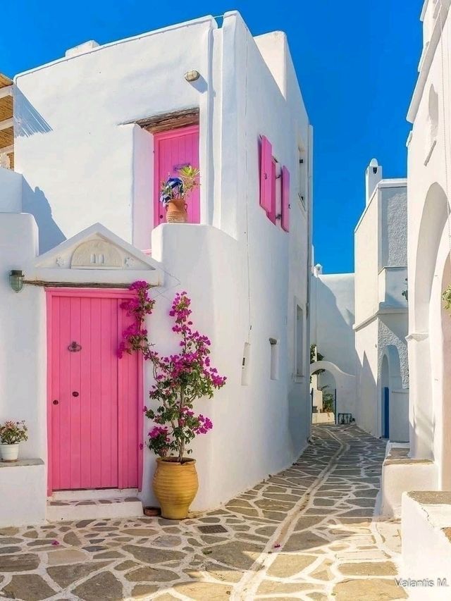 🏝️ Timeless Beauty in White and Blue – Paros, Greece
