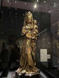💎⛪ Domschatzkammer Aachen – Where Sacred Treasures and Imperial Power Collide ✨👑
