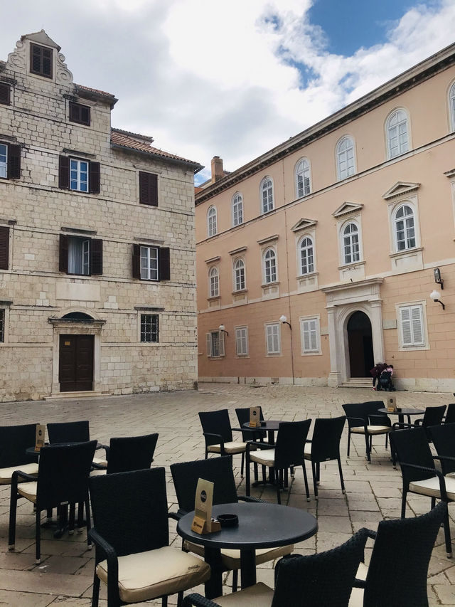 Grilled Fish and Famous Gelato: A Perfect Foodie Afternoon on Zadar’s Seaside Promenade