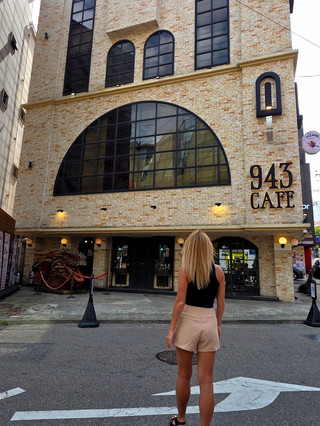 I discovered a portal to Hogwarts right in the heart of Seoul! 🪄