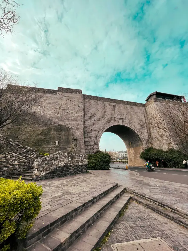 Zhonghua gate in Nanjing city Wall