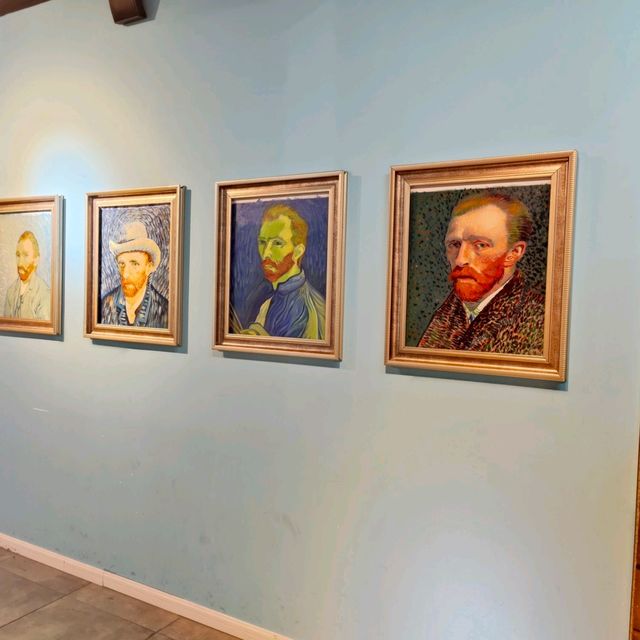 Van Gogh Immersive Experience, what a trip !
