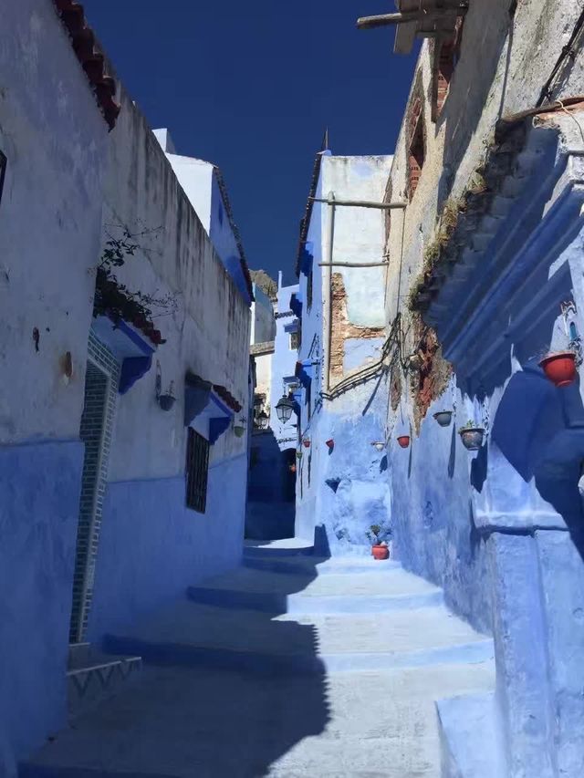 Morocco Travelogue | Encountering the Blue of Chefchaouen and the Golden Sands of the Sahara Desert