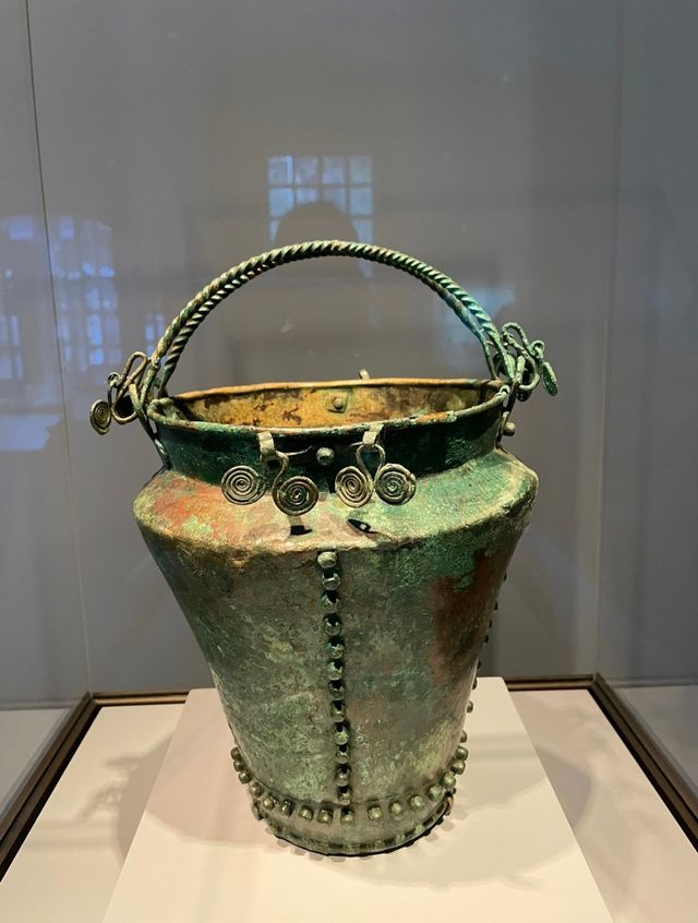 "Antique and cultural heritage: Explore the unique charm of the Getty Villa Museum!"